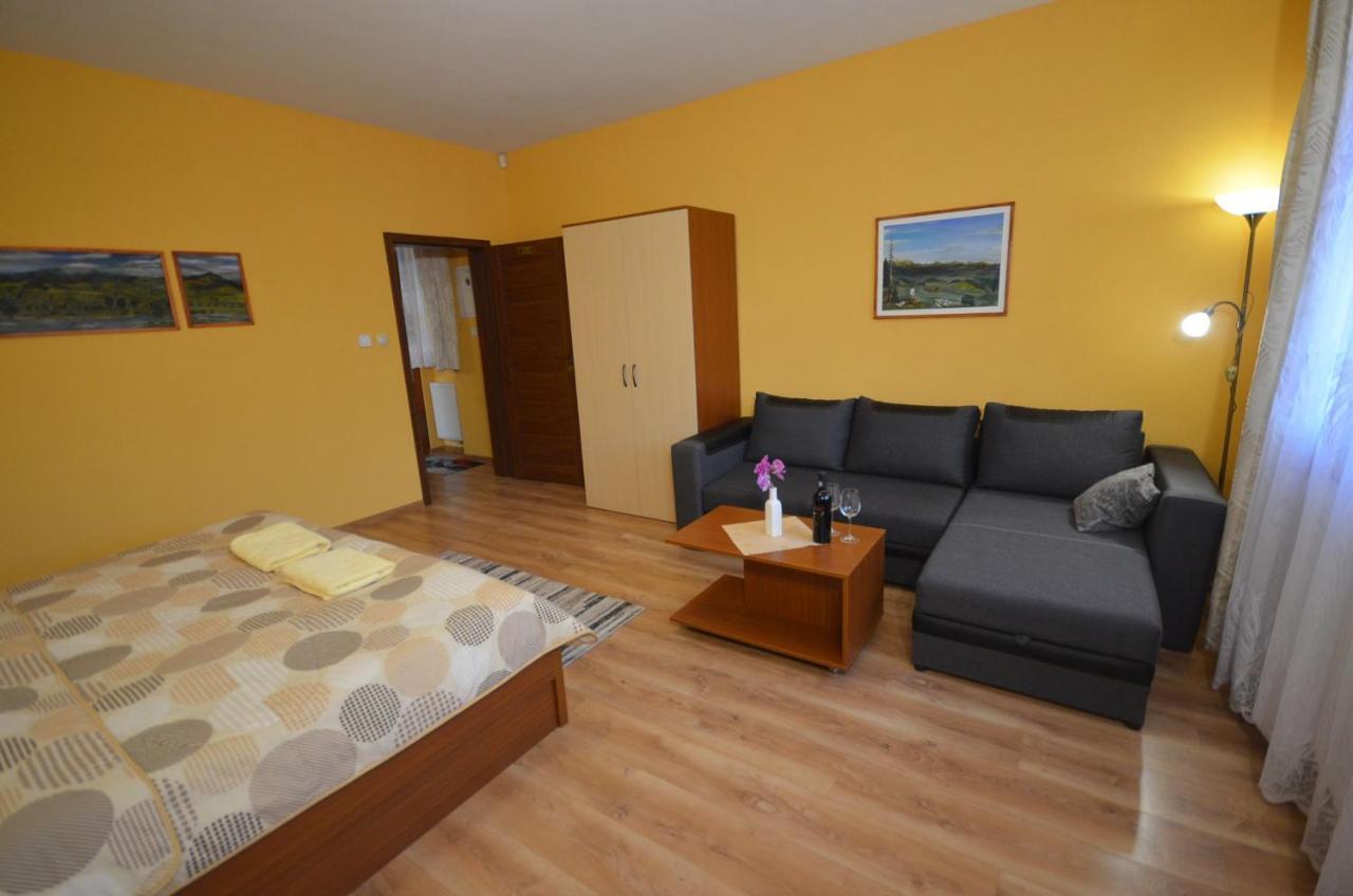Apartmany Best I. Besenova Bagian luar foto