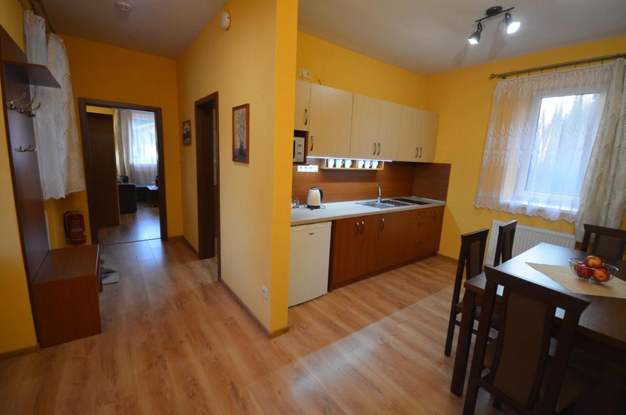 Apartmany Best I. Besenova Bagian luar foto