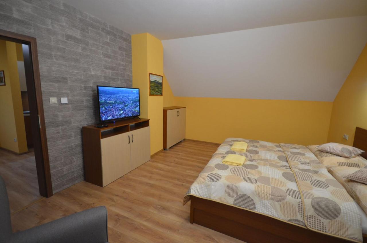 Apartmany Best I. Besenova Bagian luar foto