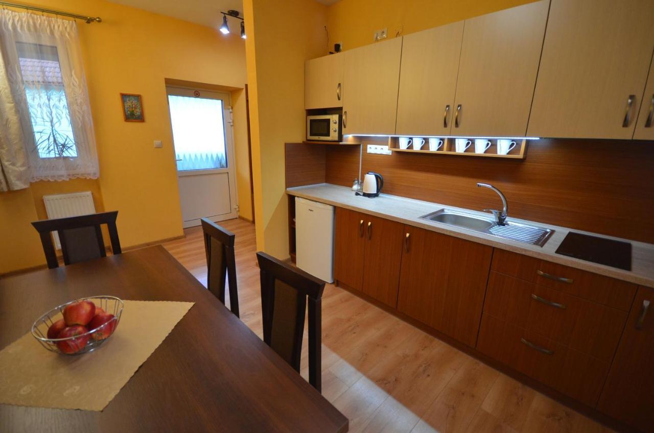Apartmany Best I. Besenova Bagian luar foto