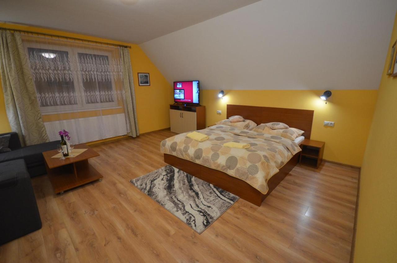 Apartmany Best I. Besenova Bagian luar foto