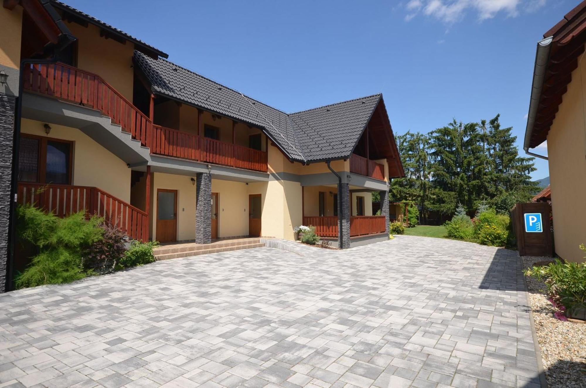 Apartmany Best I. Besenova Bagian luar foto